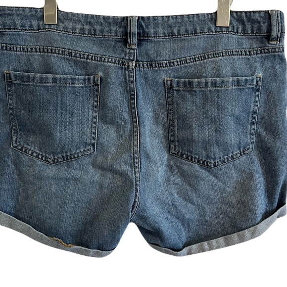 3/$30 DENVER HAYES Mid Rise Vintage Mia Denim Shorts Sz 14 Cuffed Classic‎ Style - Picture 6 of 6